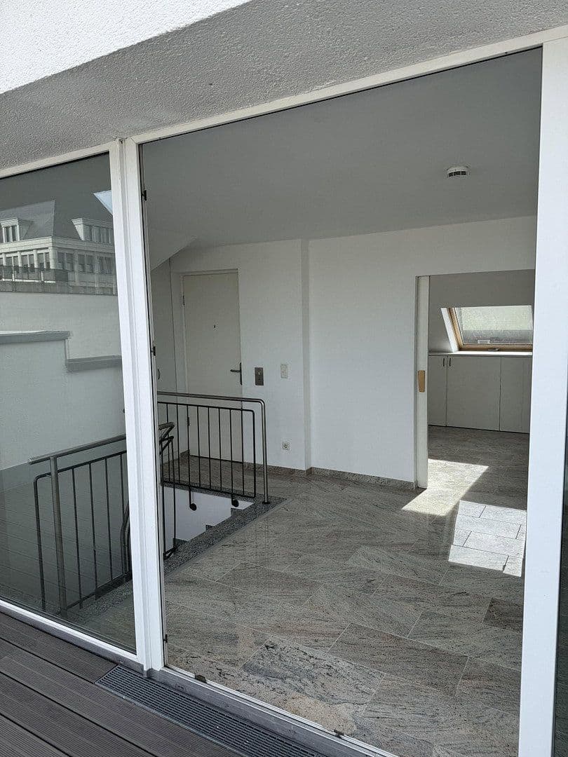 Prenájom bytu 3-izbový 123 m², Köln, Severné Porýnie - Westfálsko Prenájom bytu 3-izbový 123 m², Köln, Severné Porýnie - Westfálsko