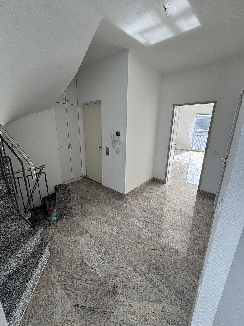 Prenájom bytu 3-izbový 123 m², Köln, Severné Porýnie - Westfálsko Prenájom bytu 3-izbový 123 m², Köln, Severné Porýnie - Westfálsko