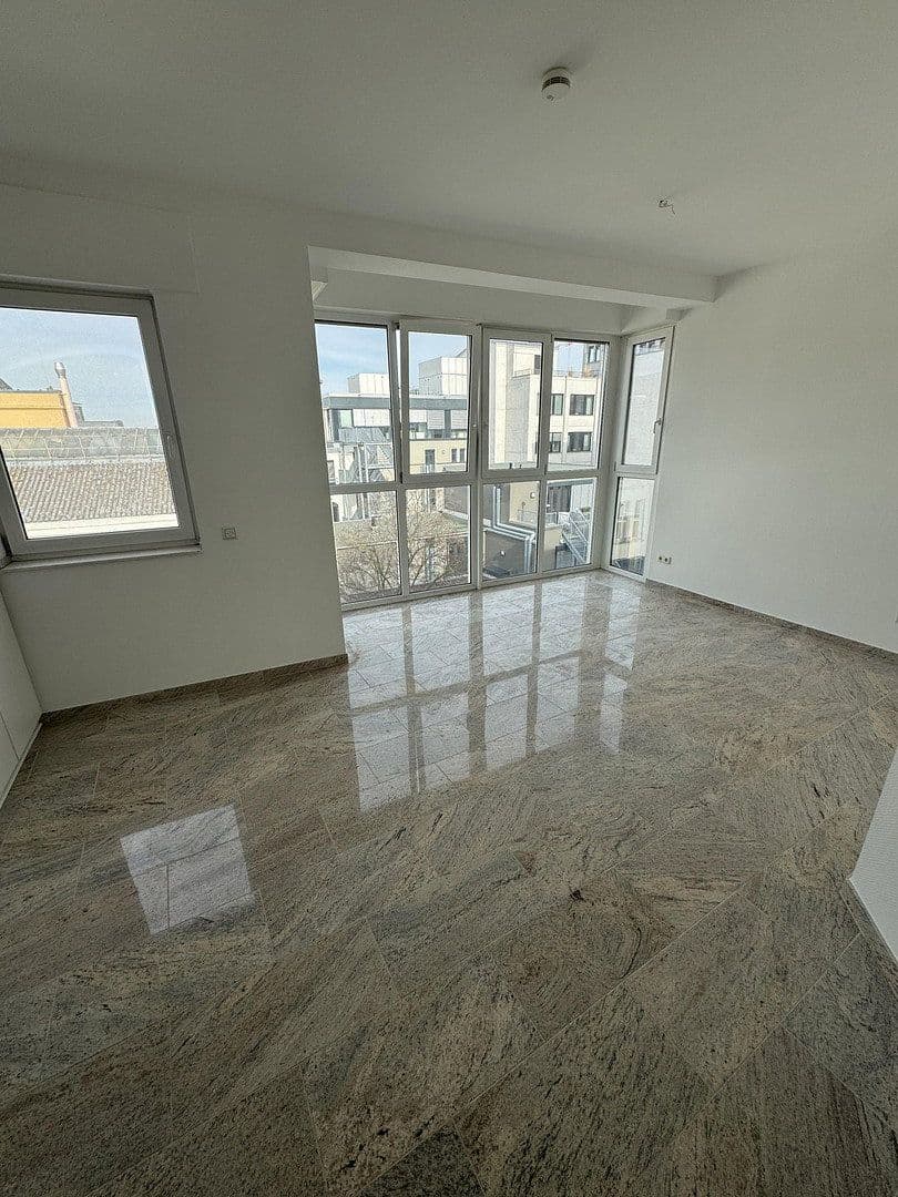 Prenájom bytu 3-izbový 123 m², Köln, Severné Porýnie - Westfálsko Prenájom bytu 3-izbový 123 m², Köln, Severné Porýnie - Westfálsko