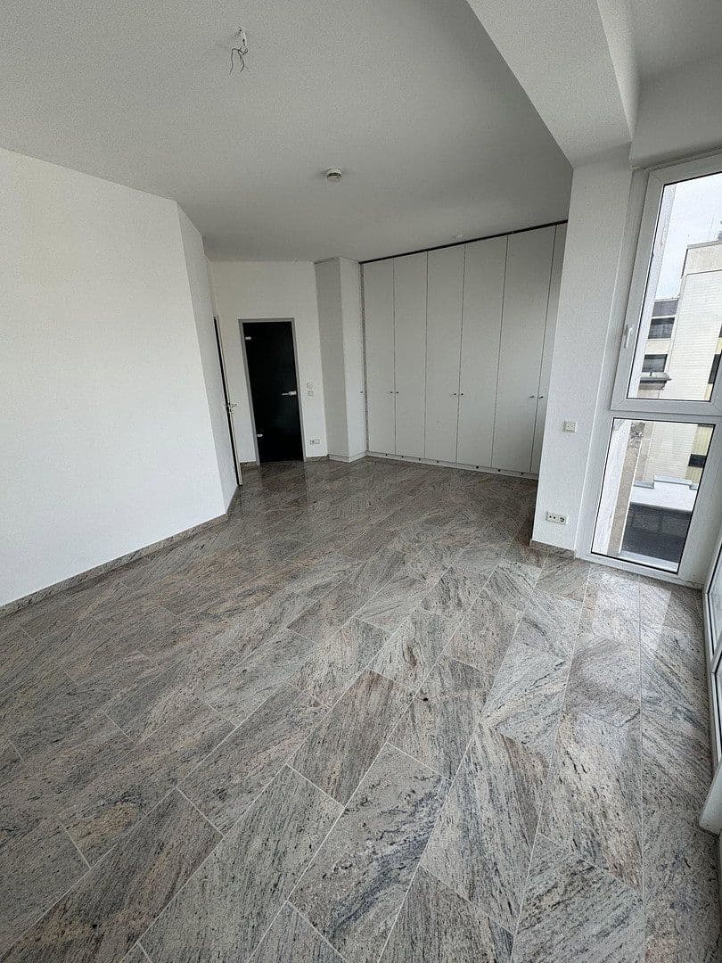 Prenájom bytu 3-izbový 123 m², Köln, Severné Porýnie - Westfálsko Prenájom bytu 3-izbový 123 m², Köln, Severné Porýnie - Westfálsko