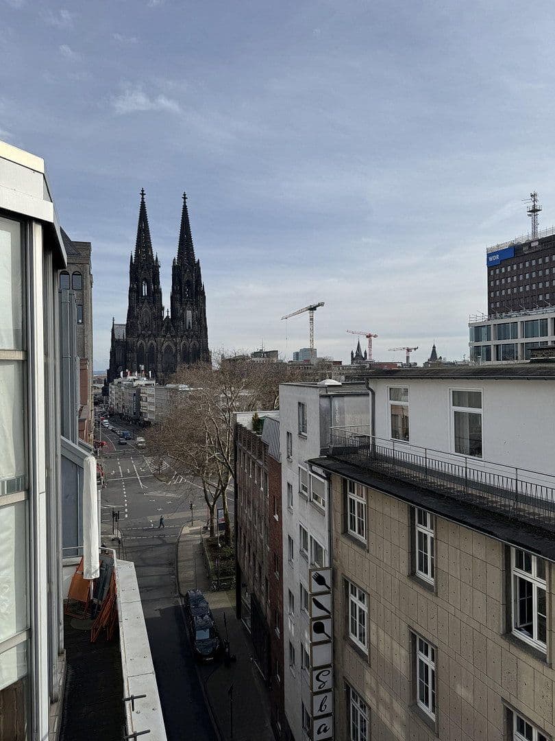 Prenájom bytu 3-izbový 123 m², Köln, Severné Porýnie - Westfálsko Prenájom bytu 3-izbový 123 m², Köln, Severné Porýnie - Westfálsko