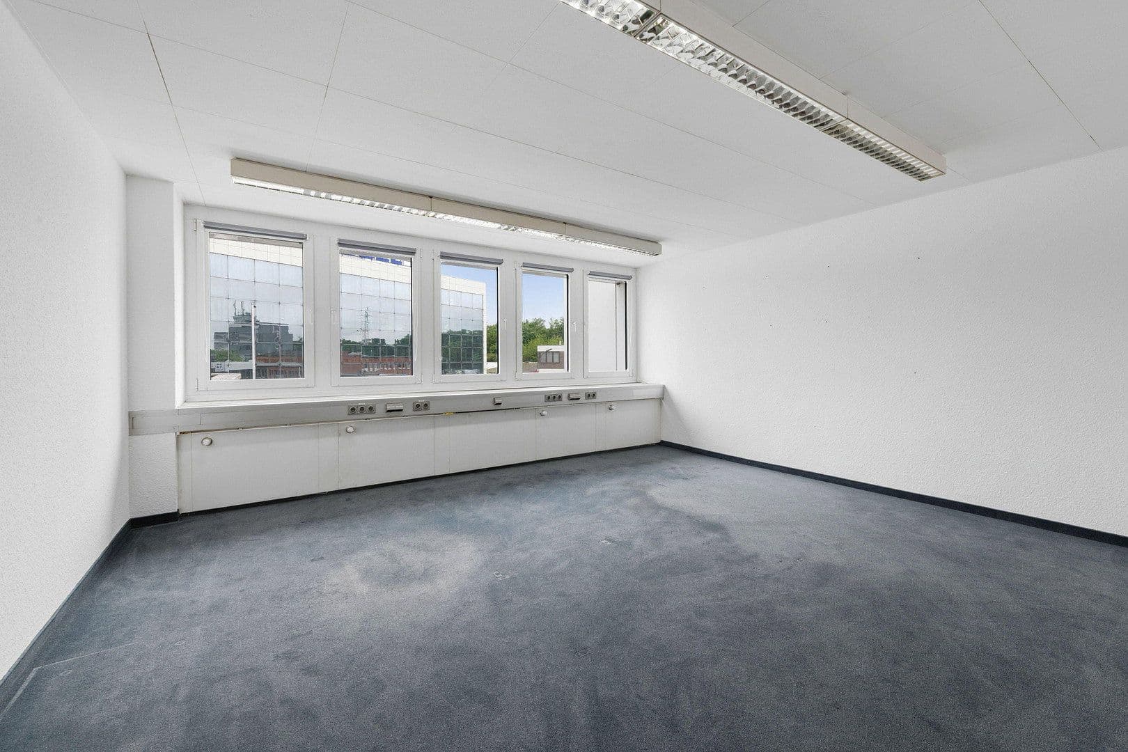 Prenájom kancelárie 646 m², Moselstr. 14, Neuss, Severné Porýnie - Westfálsko Prenájom kancelárie 646 m², Moselstr. 14, Neuss, Severné Porýnie - Westfálsko