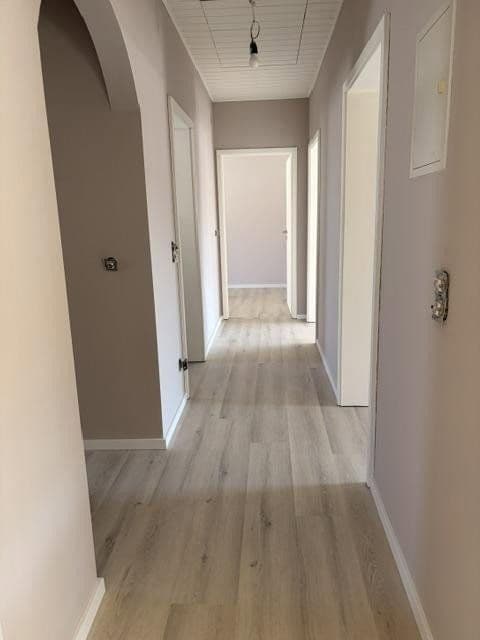 Prenájom bytu 4-izbový 126 m², Römerberg, Porýnie-Falcko Prenájom bytu 4-izbový 126 m², Römerberg, Porýnie-Falcko