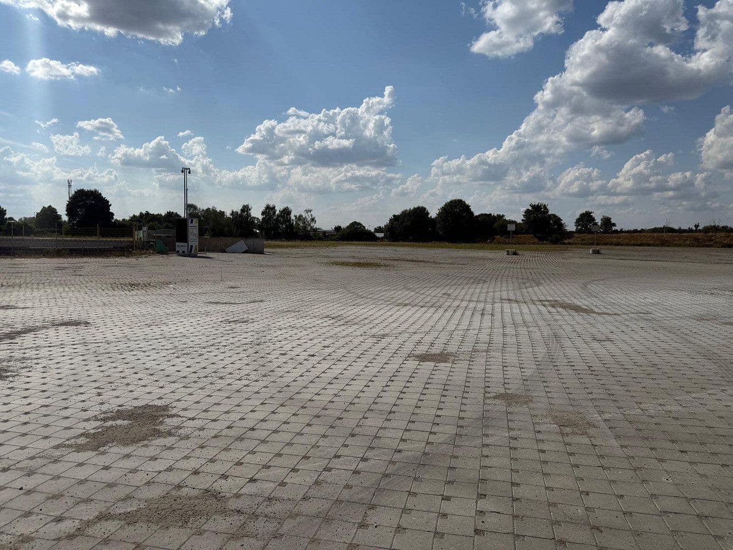 Prenájom pozemku 40.000 m², Merseburg, Sasko-Anhaltsko Prenájom pozemku 40.000 m², Merseburg, Sasko-Anhaltsko