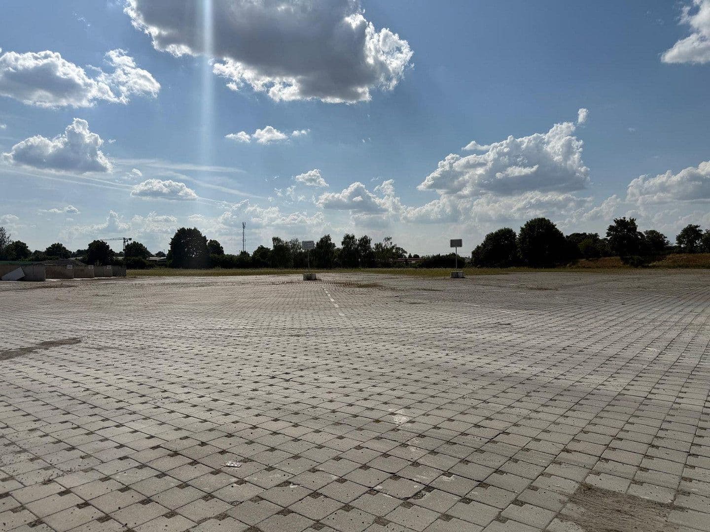 Prenájom pozemku 40.000 m², Merseburg, Sasko-Anhaltsko Prenájom pozemku 40.000 m², Merseburg, Sasko-Anhaltsko