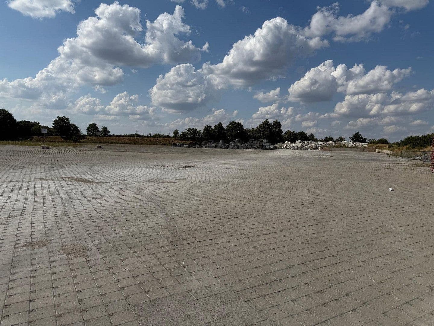 Prenájom pozemku 40.000 m², Merseburg, Sasko-Anhaltsko Prenájom pozemku 40.000 m², Merseburg, Sasko-Anhaltsko