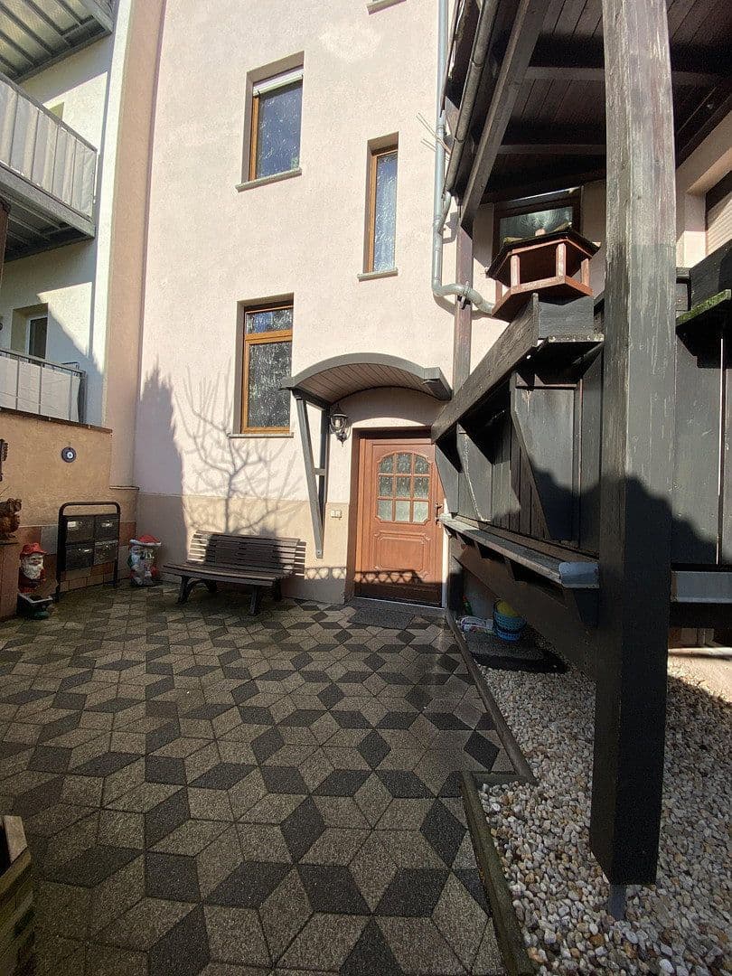 Prenájom bytu 4-izbový 100 m², Altenburg, Durínsko Prenájom bytu 4-izbový 100 m², Altenburg, Durínsko