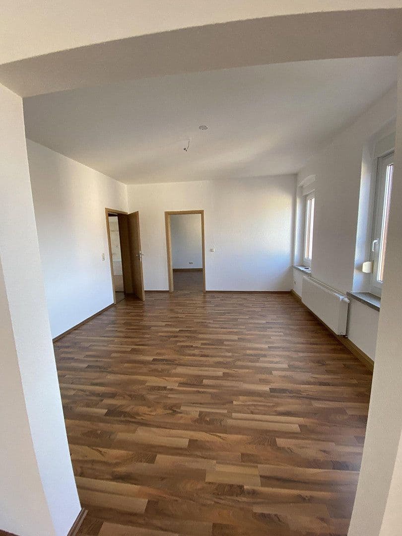 Prenájom bytu 4-izbový 100 m², Altenburg, Durínsko Prenájom bytu 4-izbový 100 m², Altenburg, Durínsko