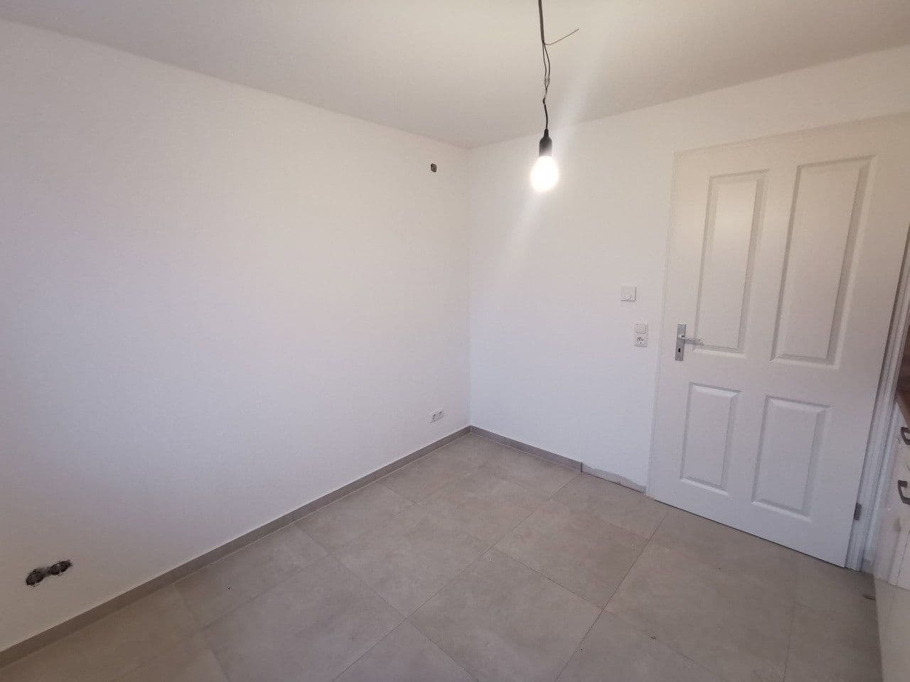 Prenájom bytu 3-izbový 90 m², Kirchstrasse 8, Schwalmtal, Hesensko Prenájom bytu 3-izbový 90 m², Kirchstrasse 8, Schwalmtal, Hesensko