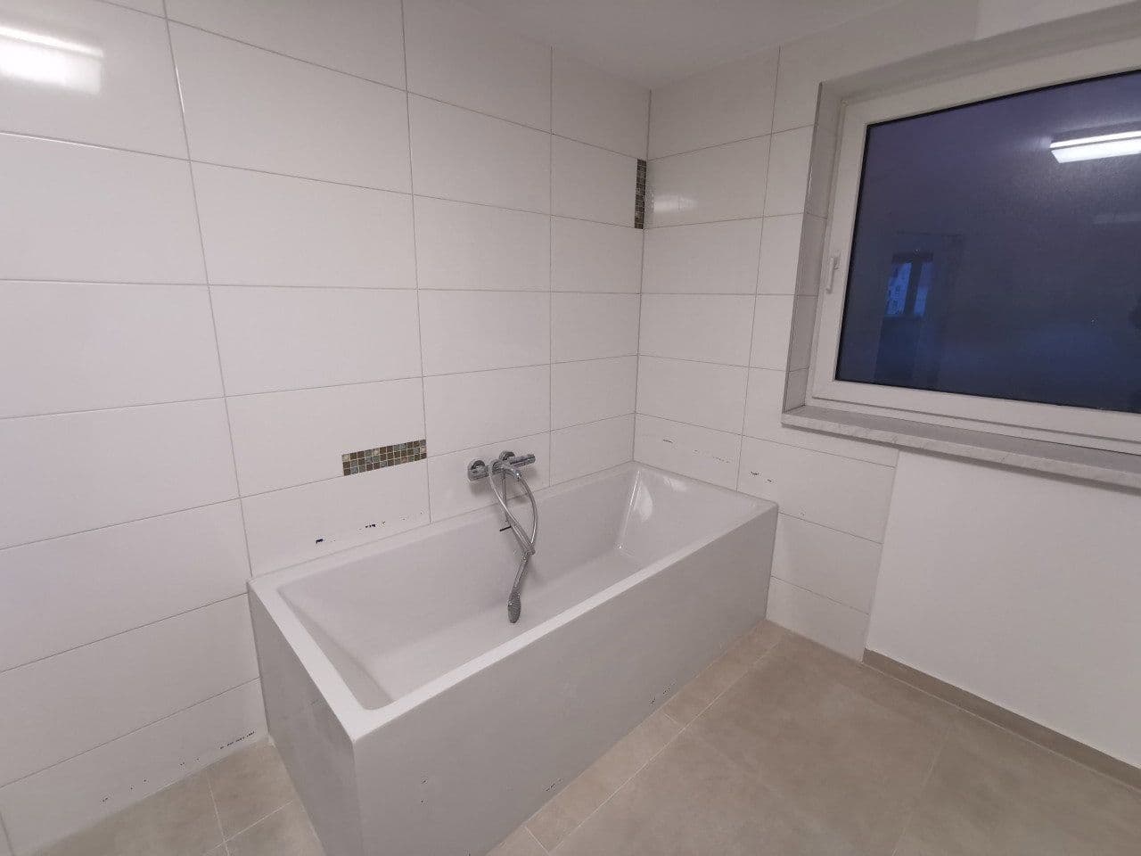 Prenájom bytu 3-izbový 90 m², Kirchstrasse 8, Schwalmtal, Hesensko Prenájom bytu 3-izbový 90 m², Kirchstrasse 8, Schwalmtal, Hesensko