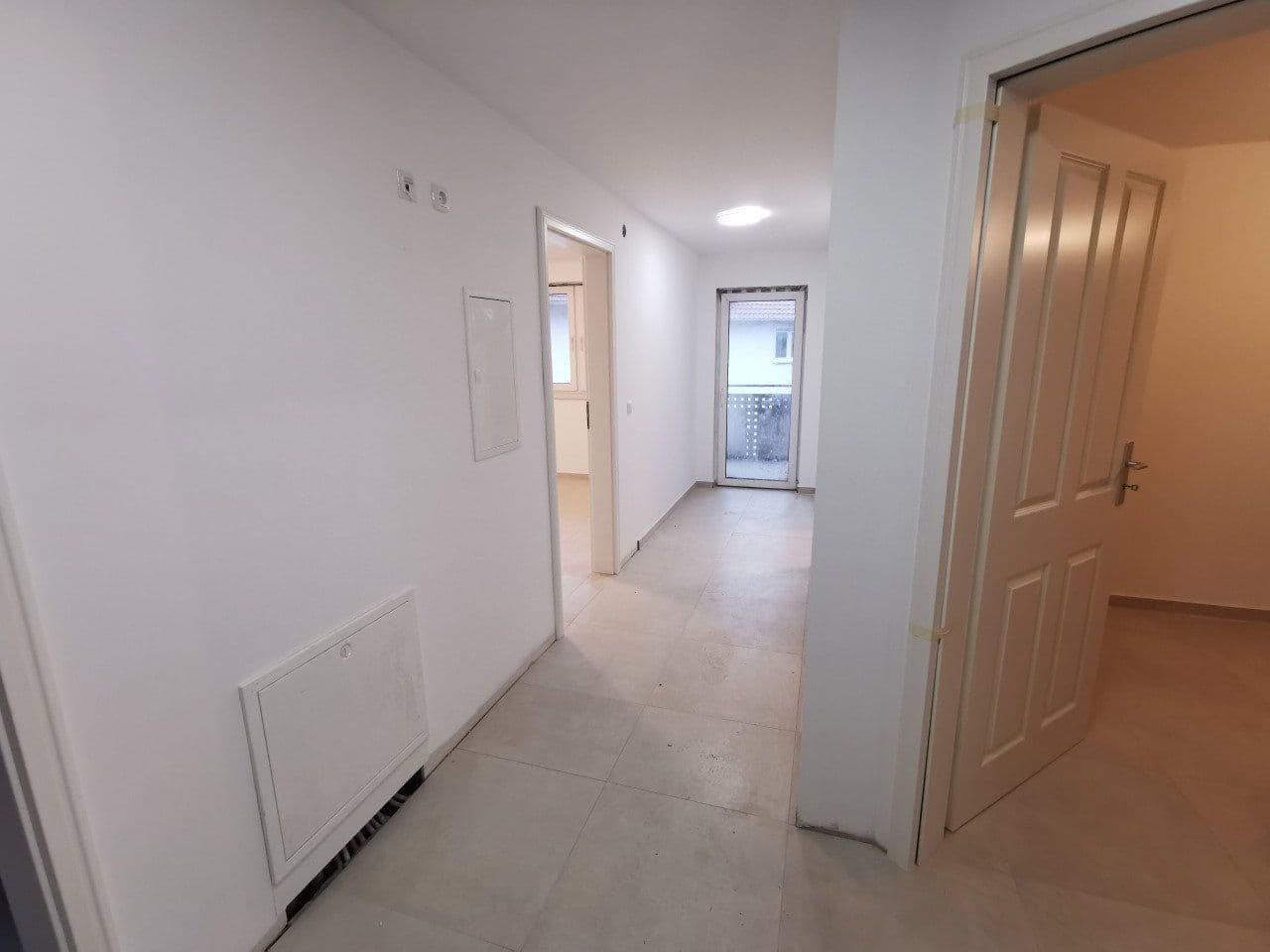 Prenájom bytu 3-izbový 90 m², Kirchstrasse 8, Schwalmtal, Hesensko Prenájom bytu 3-izbový 90 m², Kirchstrasse 8, Schwalmtal, Hesensko