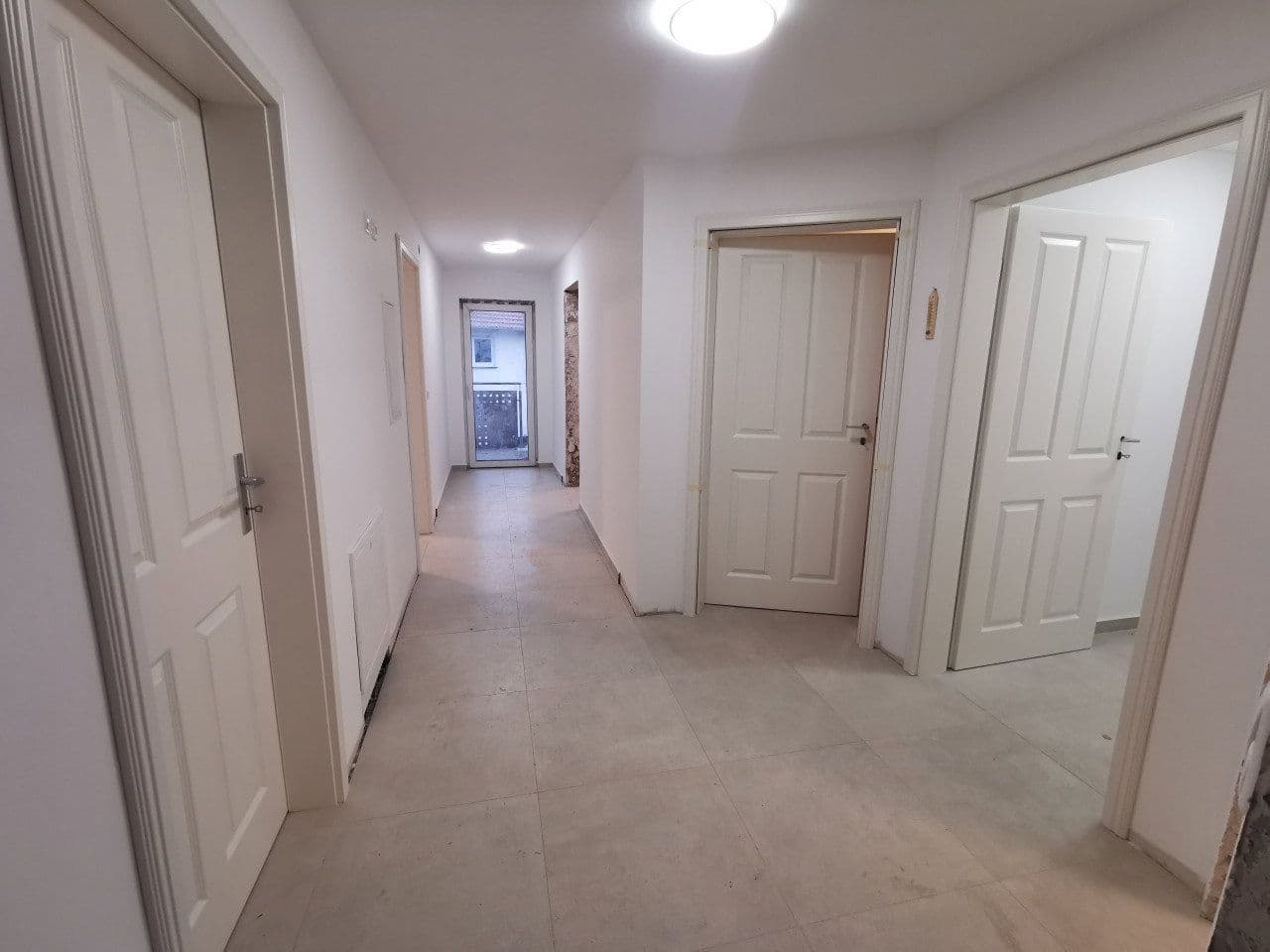 Prenájom bytu 3-izbový 90 m², Kirchstrasse 8, Schwalmtal, Hesensko Prenájom bytu 3-izbový 90 m², Kirchstrasse 8, Schwalmtal, Hesensko