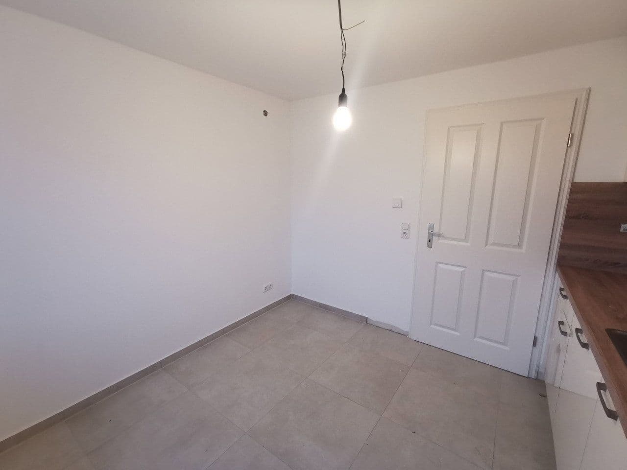 Prenájom bytu 3-izbový 90 m², Kirchstrasse 8, Schwalmtal, Hesensko Prenájom bytu 3-izbový 90 m², Kirchstrasse 8, Schwalmtal, Hesensko