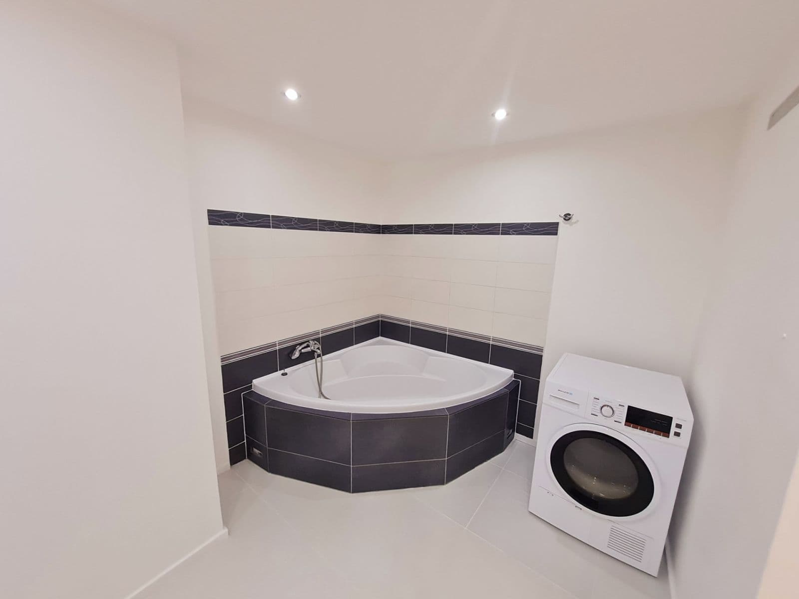 Prenájom bytu 3-izbový 58 m², Brněnská, Kuřim, Jihomoravský kraj Prenájom bytu 3-izbový 58 m², Brněnská, Kuřim, Jihomoravský kraj