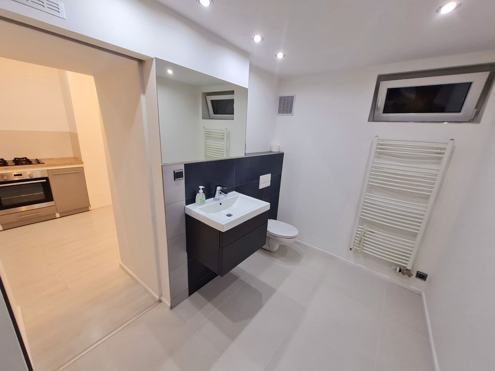 Prenájom bytu 3-izbový 58 m², Brněnská, Kuřim, Jihomoravský kraj Prenájom bytu 3-izbový 58 m², Brněnská, Kuřim, Jihomoravský kraj