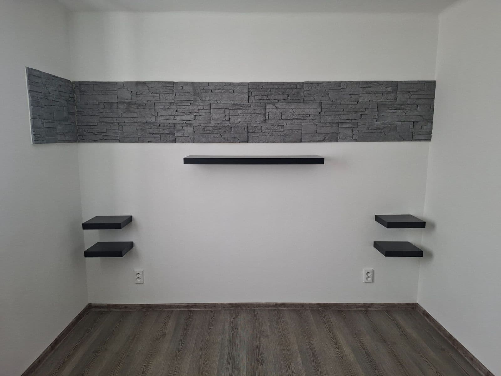 Prenájom bytu 3-izbový 75 m², Víta Nejedlého, Chrudim, Pardubický kraj Prenájom bytu 3-izbový 75 m², Víta Nejedlého, Chrudim, Pardubický kraj