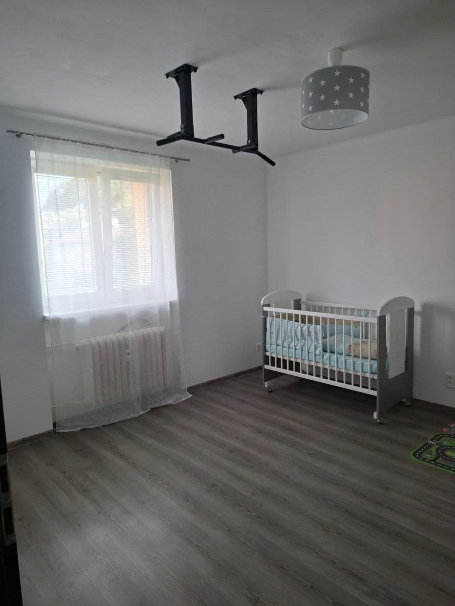 Prenájom bytu 3-izbový 75 m², Víta Nejedlého, Chrudim, Pardubický kraj Prenájom bytu 3-izbový 75 m², Víta Nejedlého, Chrudim, Pardubický kraj