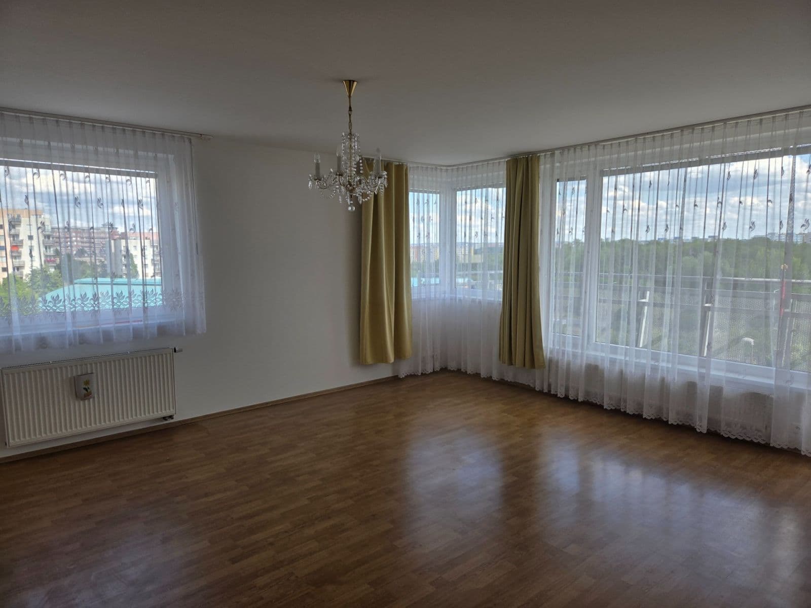 Prenájom bytu 3-izbový 89 m², Symfonická, Praha, Praha Prenájom bytu 3-izbový 89 m², Symfonická, Praha, Praha
