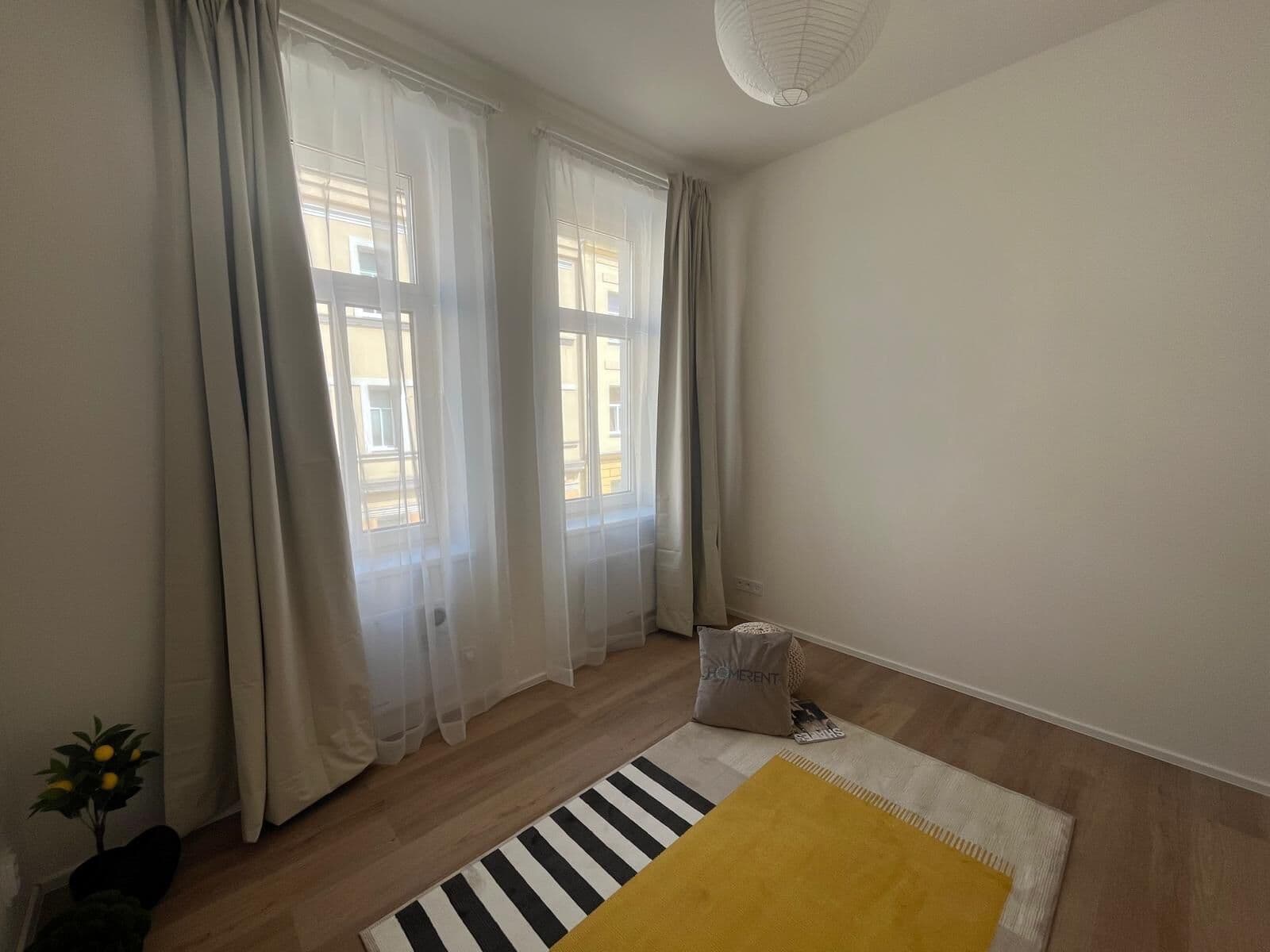 Prenájom bytu 1-izbový 19 m², Kolmá, Praha, Praha Prenájom bytu 1-izbový 19 m², Kolmá, Praha, Praha