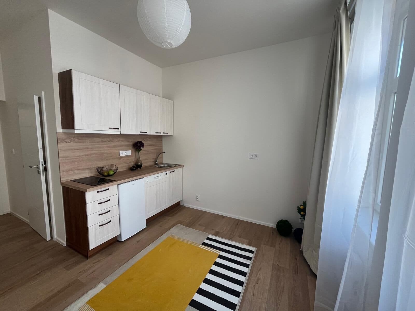 Prenájom bytu 1-izbový 19 m², Kolmá, Praha, Praha Prenájom bytu 1-izbový 19 m², Kolmá, Praha, Praha