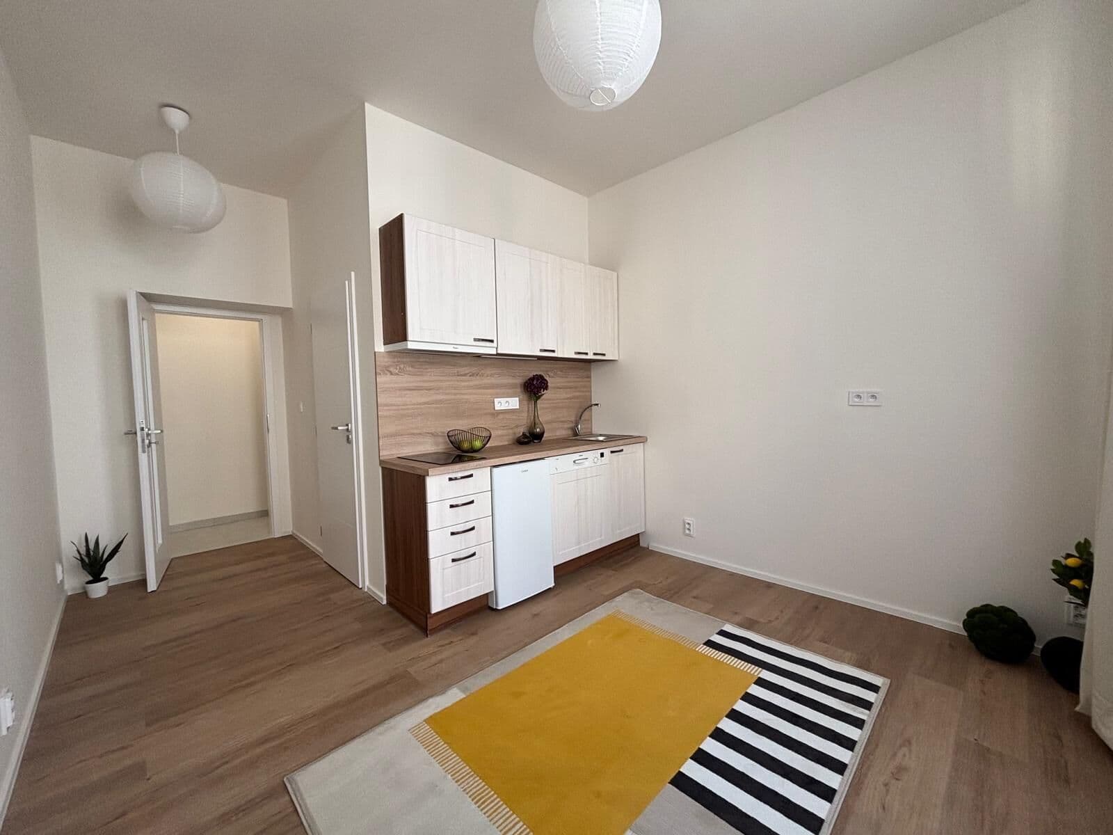 Prenájom bytu 1-izbový 19 m², Kolmá, Praha, Praha Prenájom bytu 1-izbový 19 m², Kolmá, Praha, Praha