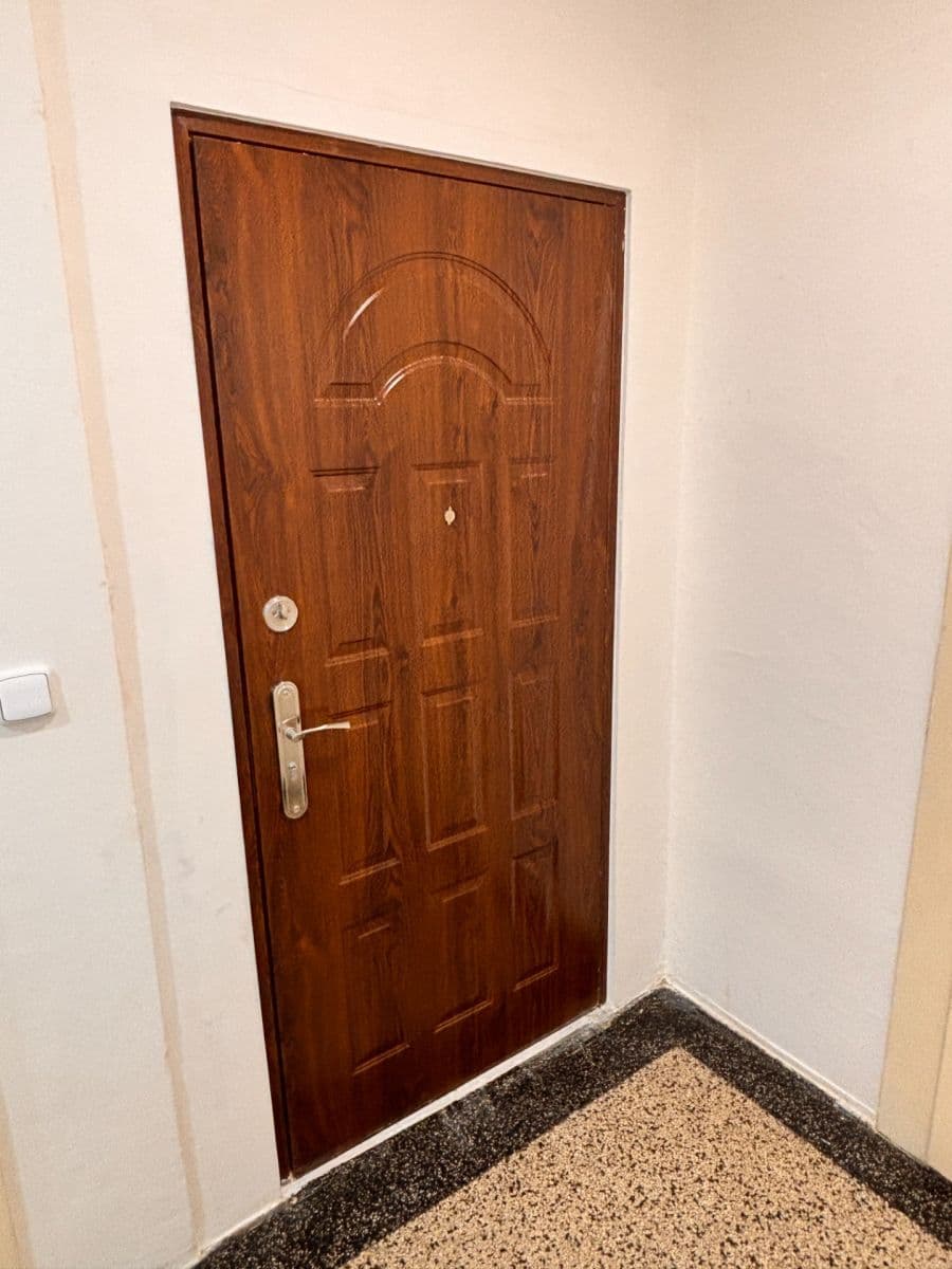 Prenájom bytu 3-izbový 85 m², U zámku, Teplice, Ústecký kraj Prenájom bytu 3-izbový 85 m², U zámku, Teplice, Ústecký kraj