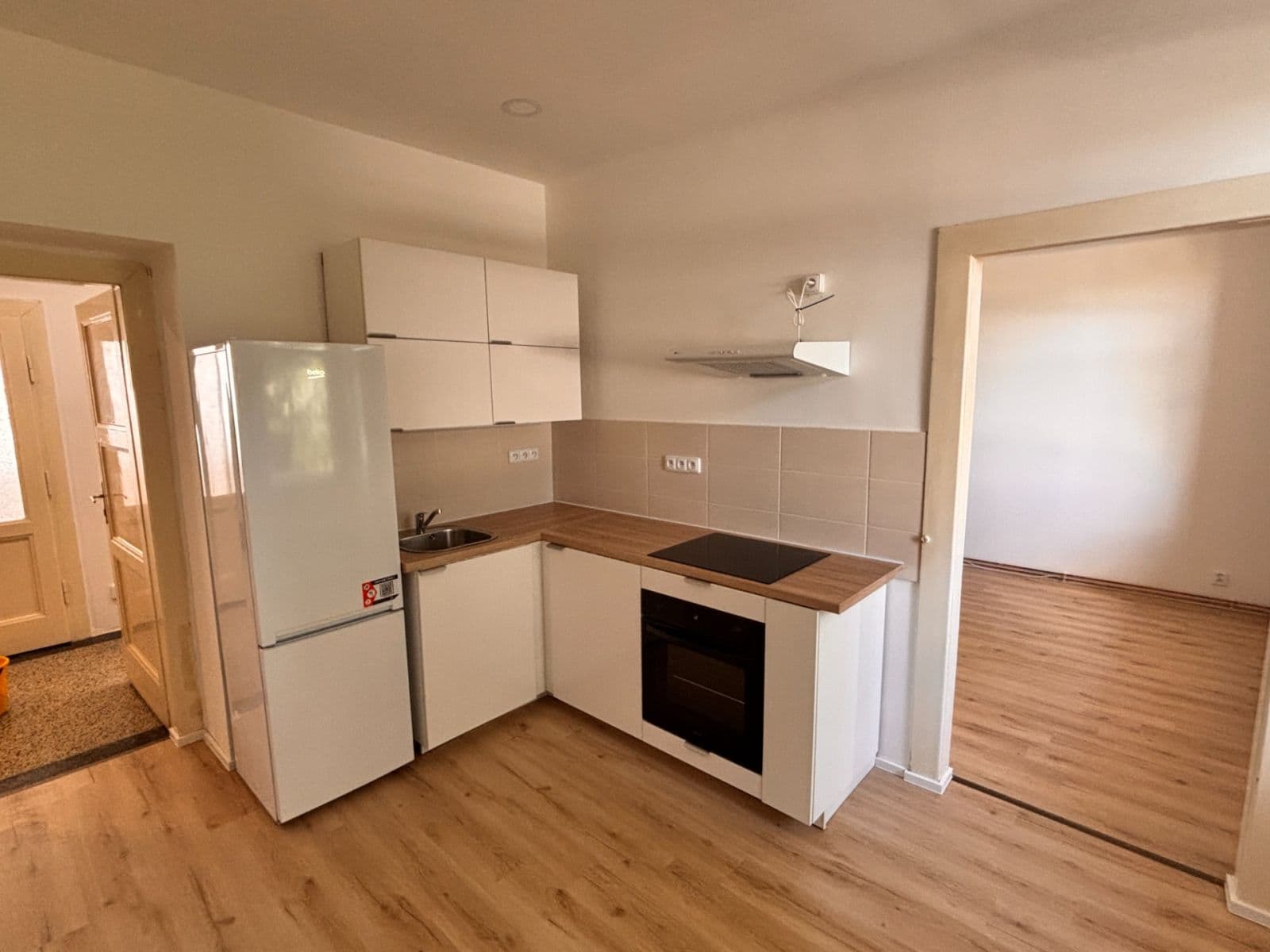 Prenájom bytu 3-izbový 85 m², U zámku, Teplice, Ústecký kraj Prenájom bytu 3-izbový 85 m², U zámku, Teplice, Ústecký kraj