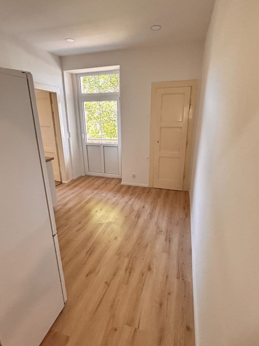 Prenájom bytu 3-izbový 85 m², U zámku, Teplice, Ústecký kraj Prenájom bytu 3-izbový 85 m², U zámku, Teplice, Ústecký kraj