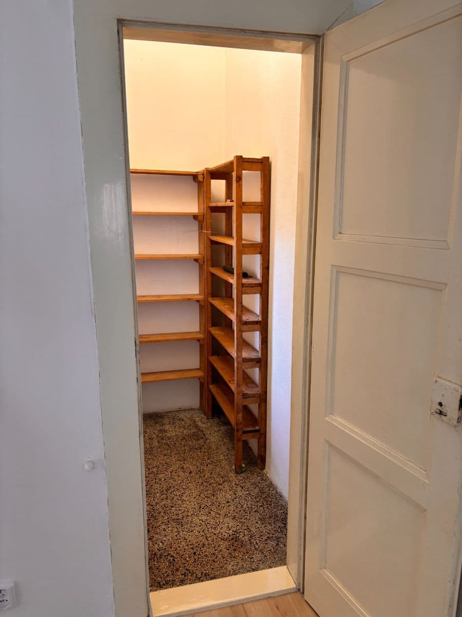 Prenájom bytu 3-izbový 85 m², U zámku, Teplice, Ústecký kraj Prenájom bytu 3-izbový 85 m², U zámku, Teplice, Ústecký kraj