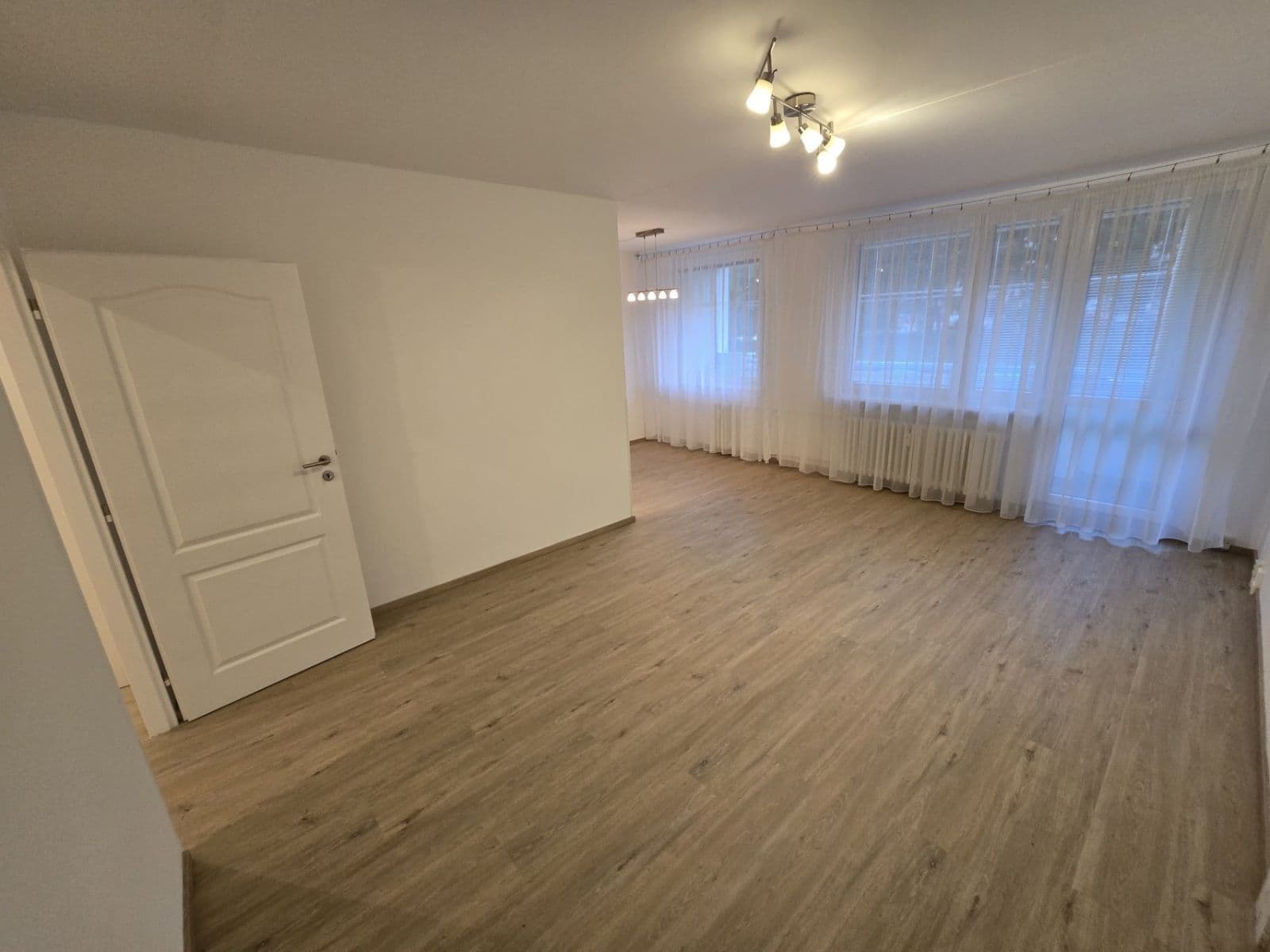 Prenájom bytu 3-izbový 77 m², Dědinova, Praha, Praha Prenájom bytu 3-izbový 77 m², Dědinova, Praha, Praha