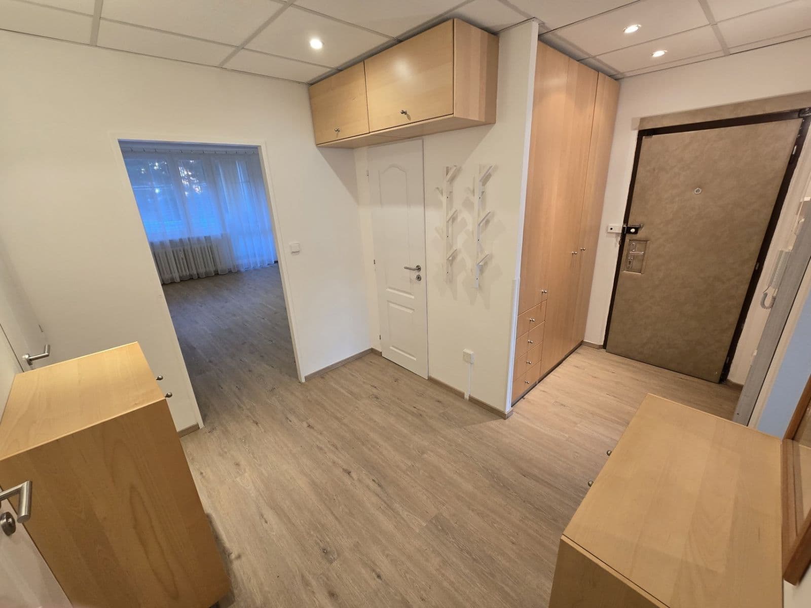 Prenájom bytu 3-izbový 77 m², Dědinova, Praha, Praha Prenájom bytu 3-izbový 77 m², Dědinova, Praha, Praha