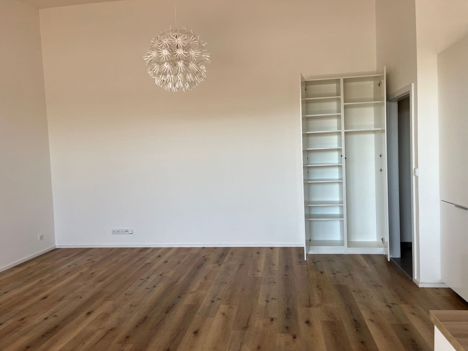 Prenájom bytu 2-izbový 80 m², U Náměstí, Dolní Břežany, Středočeský kraj Prenájom bytu 2-izbový 80 m², U Náměstí, Dolní Břežany, Středočeský kraj