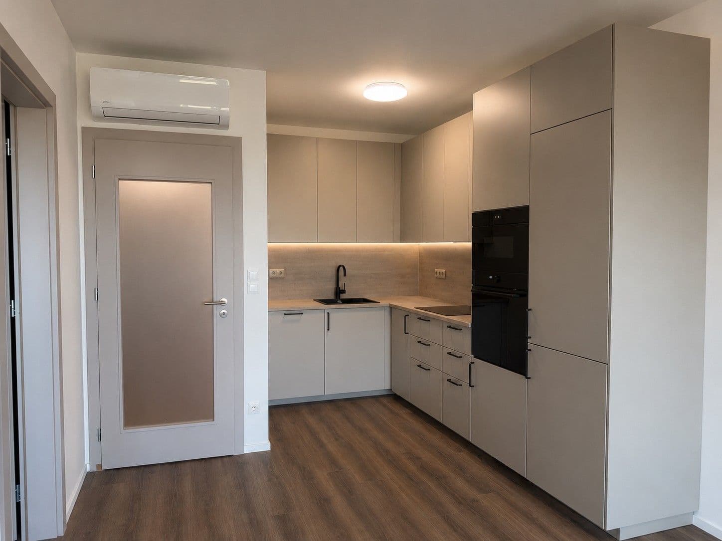 Prenájom bytu 2-izbový 50 m², Arnošta Valenty, Praha, Praha Prenájom bytu 2-izbový 50 m², Arnošta Valenty, Praha, Praha