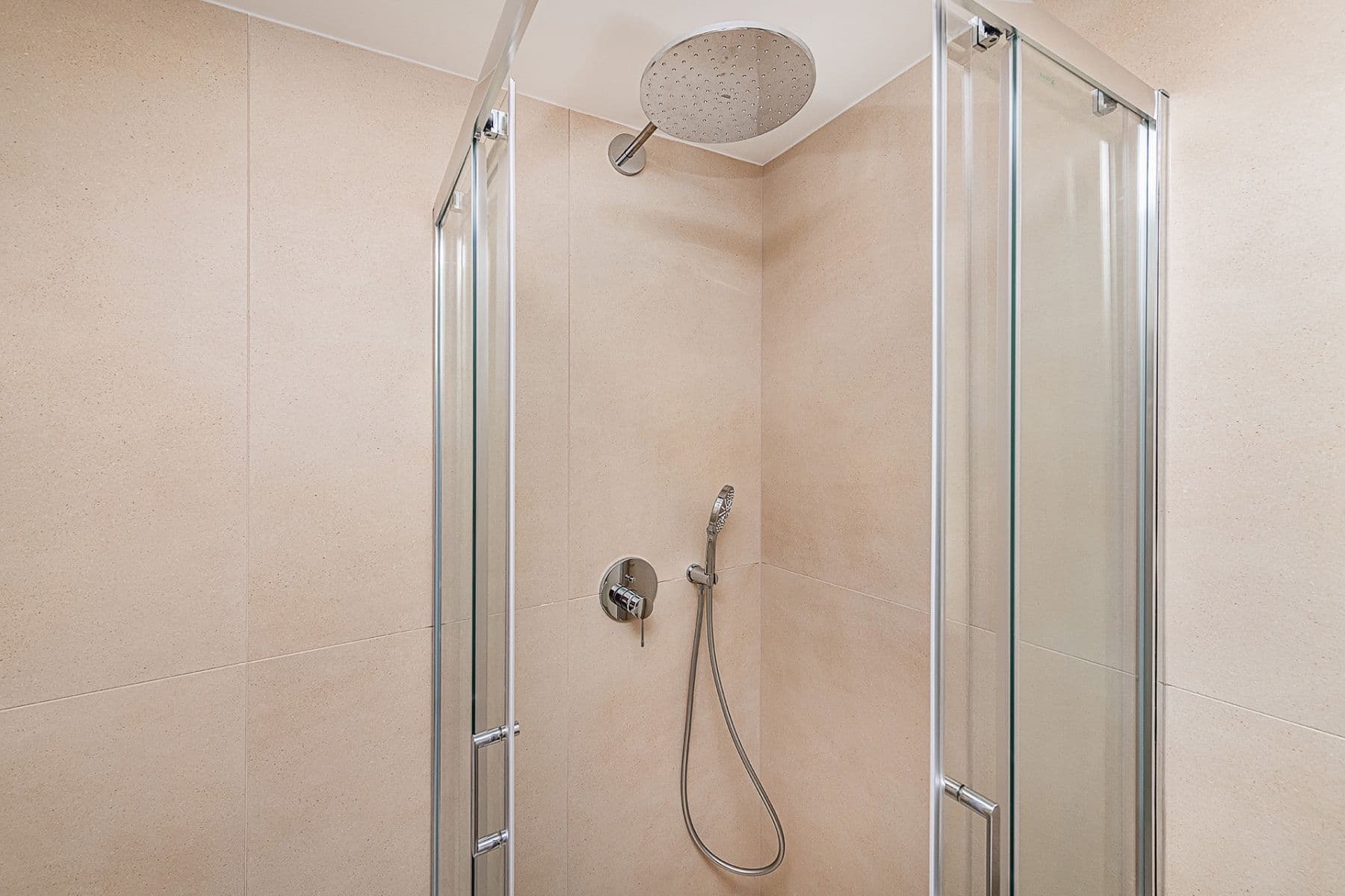 Predaj bytu 4-izbový 80 m², U Slavie, Praha, Praha Predaj bytu 4-izbový 80 m², U Slavie, Praha, Praha