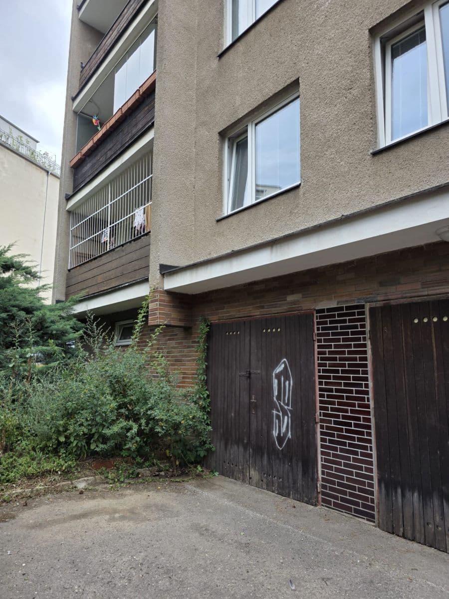 Prenájom garáže 15 m², Praha, Praha Prenájom garáže 15 m², Praha, Praha