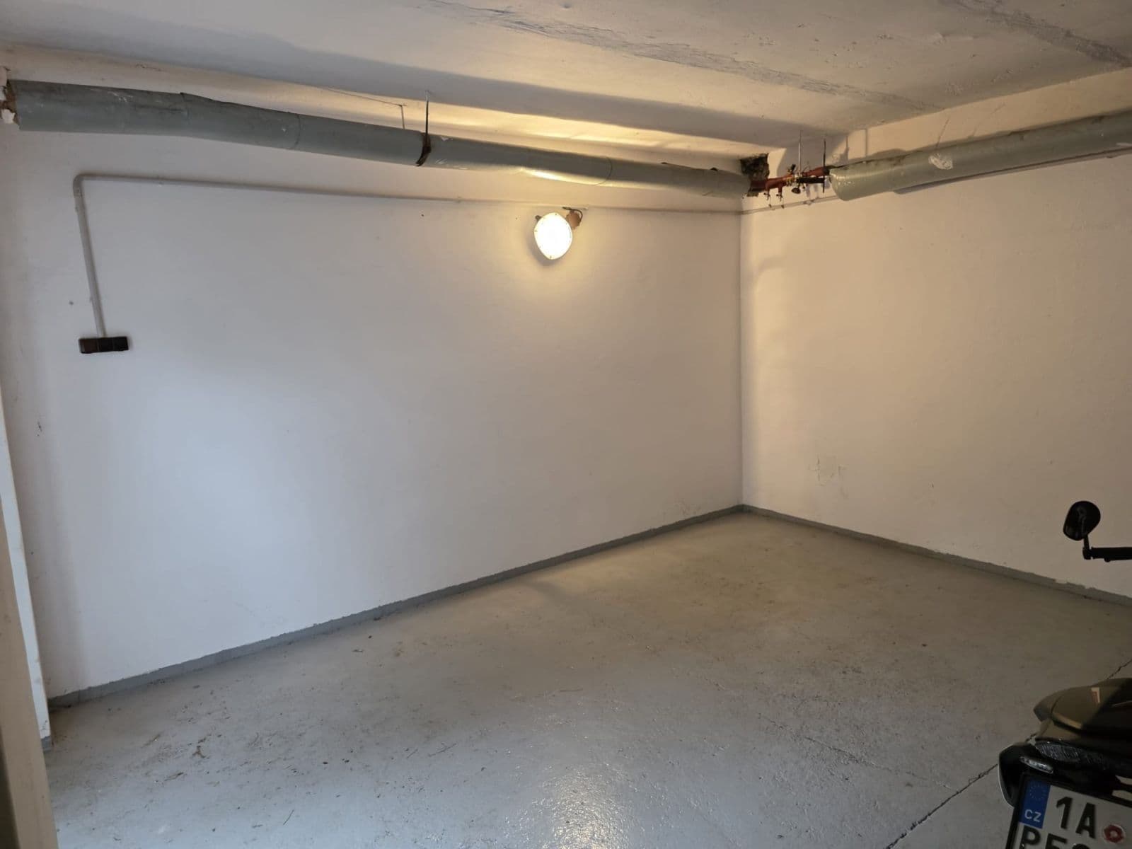 Prenájom garáže 15 m², Praha, Praha Prenájom garáže 15 m², Praha, Praha