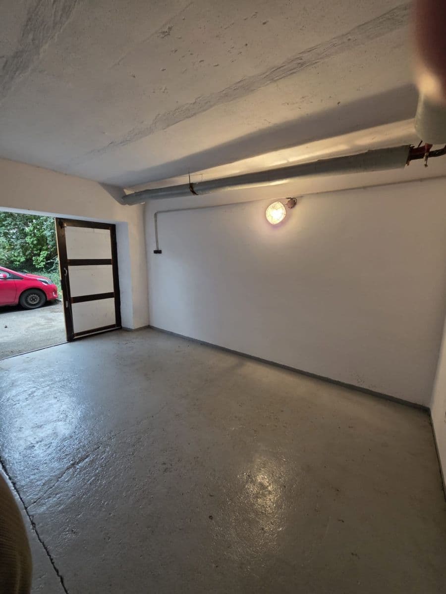 Prenájom garáže 15 m², Praha, Praha Prenájom garáže 15 m², Praha, Praha