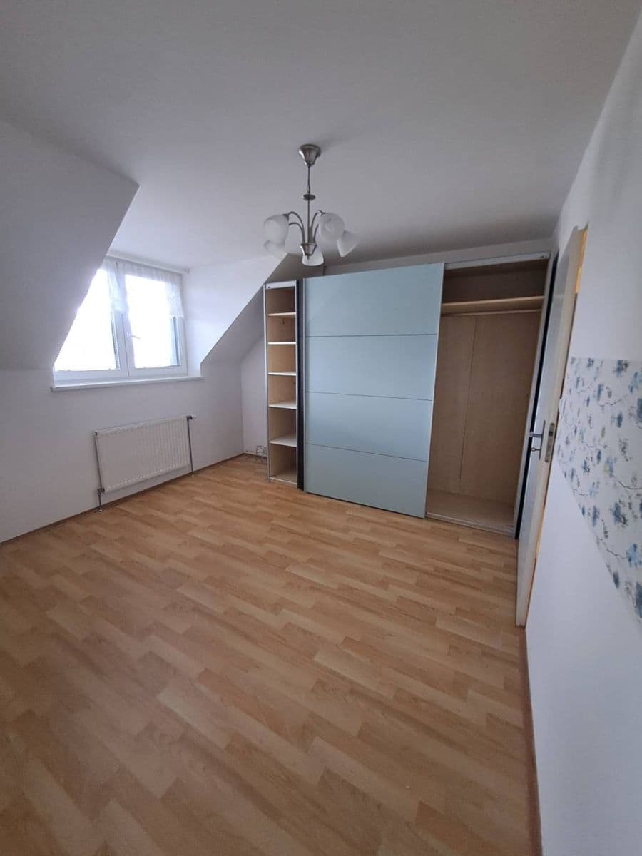 Prenájom bytu 3-izbový 95 m², Na Dědině, Vacenovice, Jihomoravský kraj Prenájom bytu 3-izbový 95 m², Na Dědině, Vacenovice, Jihomoravský kraj