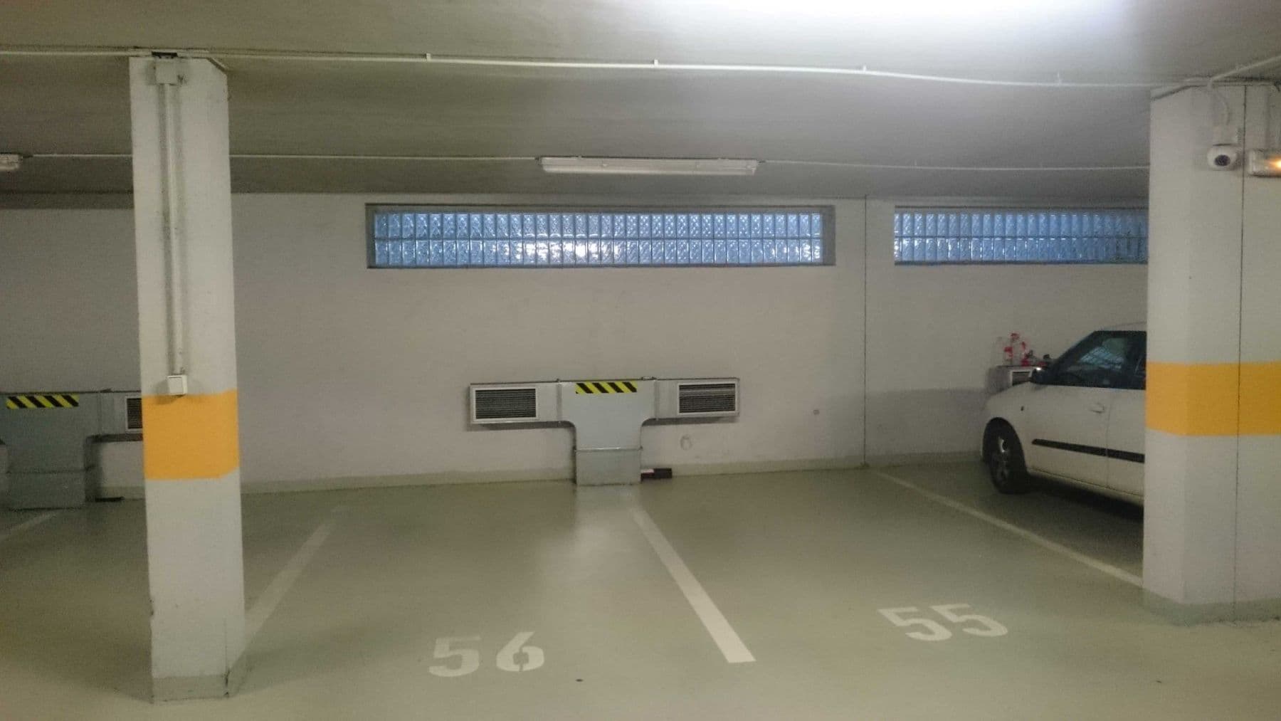 Prenájom garáže 15 m², Švehlova, Praha, Praha Prenájom garáže 15 m², Švehlova, Praha, Praha