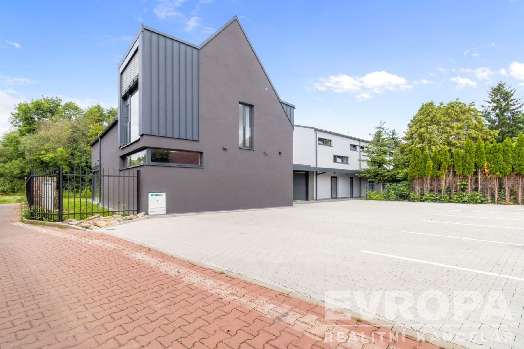 Prenájom domu 202 m², pozemok 348 m², Vinná, Praha, Praha Prenájom domu 202 m², pozemok 348 m², Vinná, Praha, Praha
