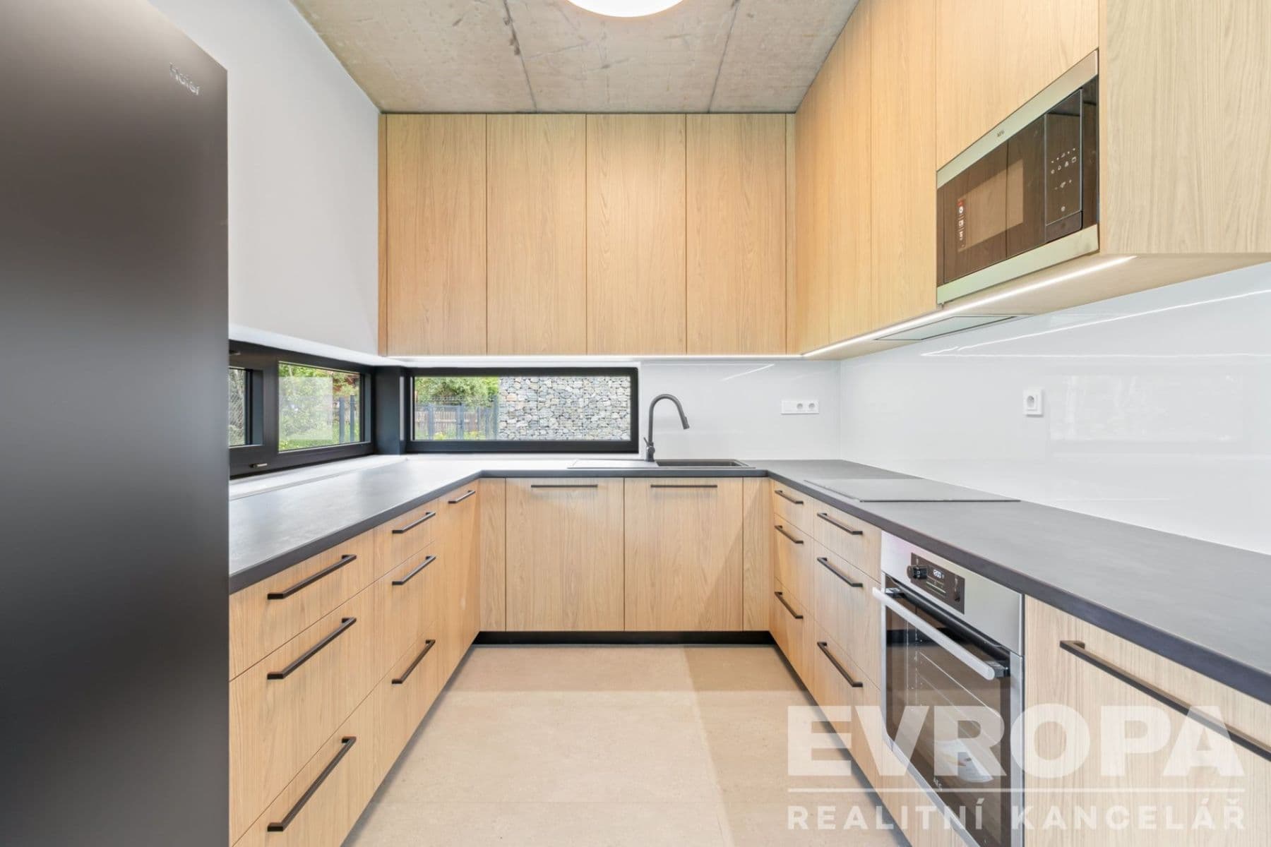 Prenájom domu 202 m², pozemok 348 m², Vinná, Praha, Praha Prenájom domu 202 m², pozemok 348 m², Vinná, Praha, Praha