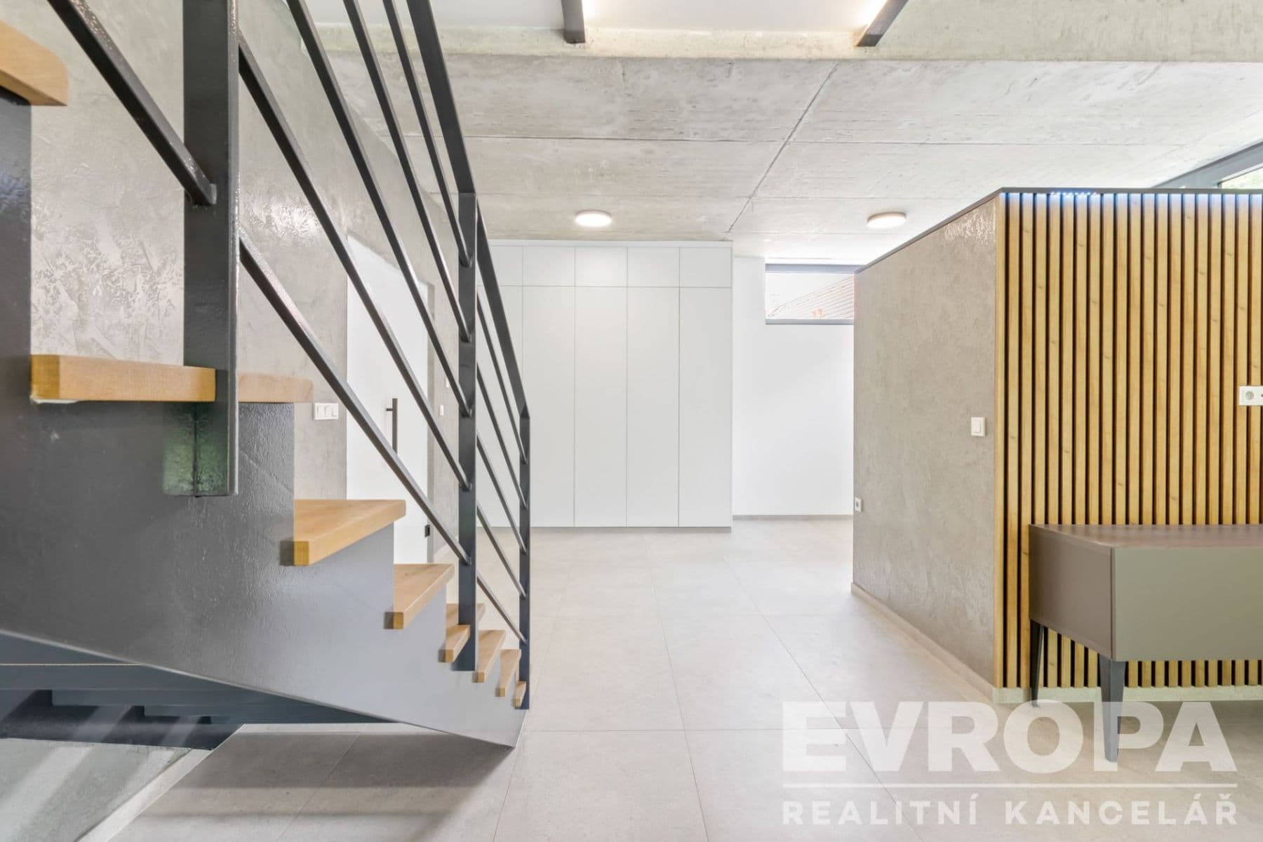 Prenájom domu 202 m², pozemok 348 m², Vinná, Praha, Praha Prenájom domu 202 m², pozemok 348 m², Vinná, Praha, Praha