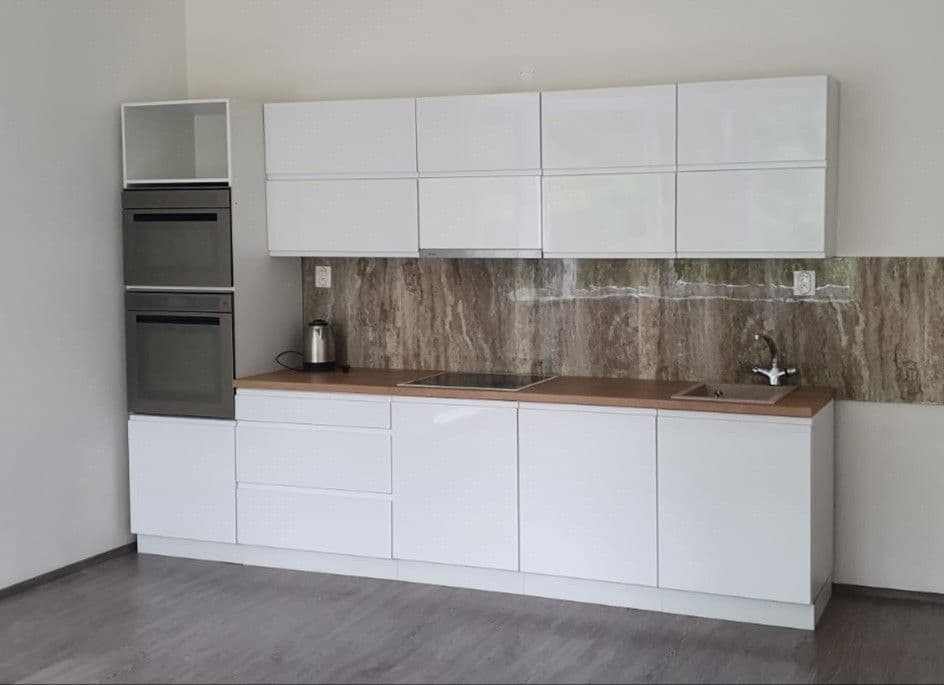 Prenájom bytu 2-izbový 53 m², Zátopkova, Milovice, Středočeský kraj Prenájom bytu 2-izbový 53 m², Zátopkova, Milovice, Středočeský kraj
