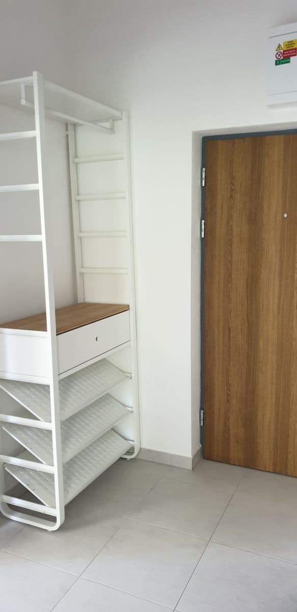 Prenájom bytu 2-izbový 51 m², Zátopkova, Milovice, Středočeský kraj Prenájom bytu 2-izbový 51 m², Zátopkova, Milovice, Středočeský kraj