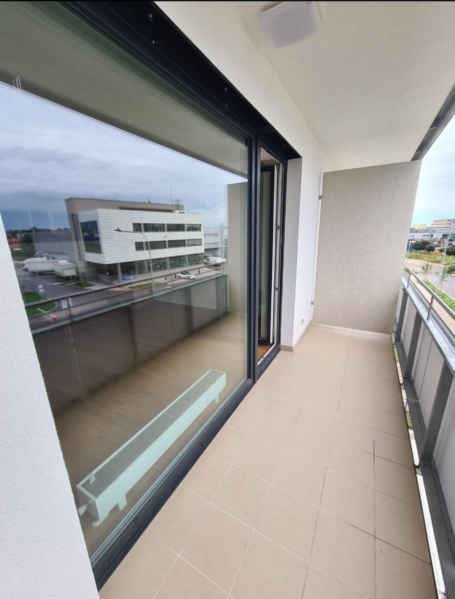 Prenájom bytu 1-izbový 32 m², Jižní, Brno, Jihomoravský kraj Prenájom bytu 1-izbový 32 m², Jižní, Brno, Jihomoravský kraj
