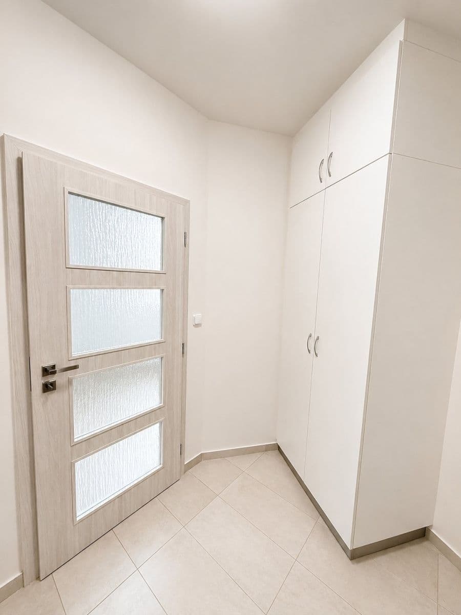 Prenájom bytu 1-izbový 25 m², Mathonova, Brno, Jihomoravský kraj Prenájom bytu 1-izbový 25 m², Mathonova, Brno, Jihomoravský kraj