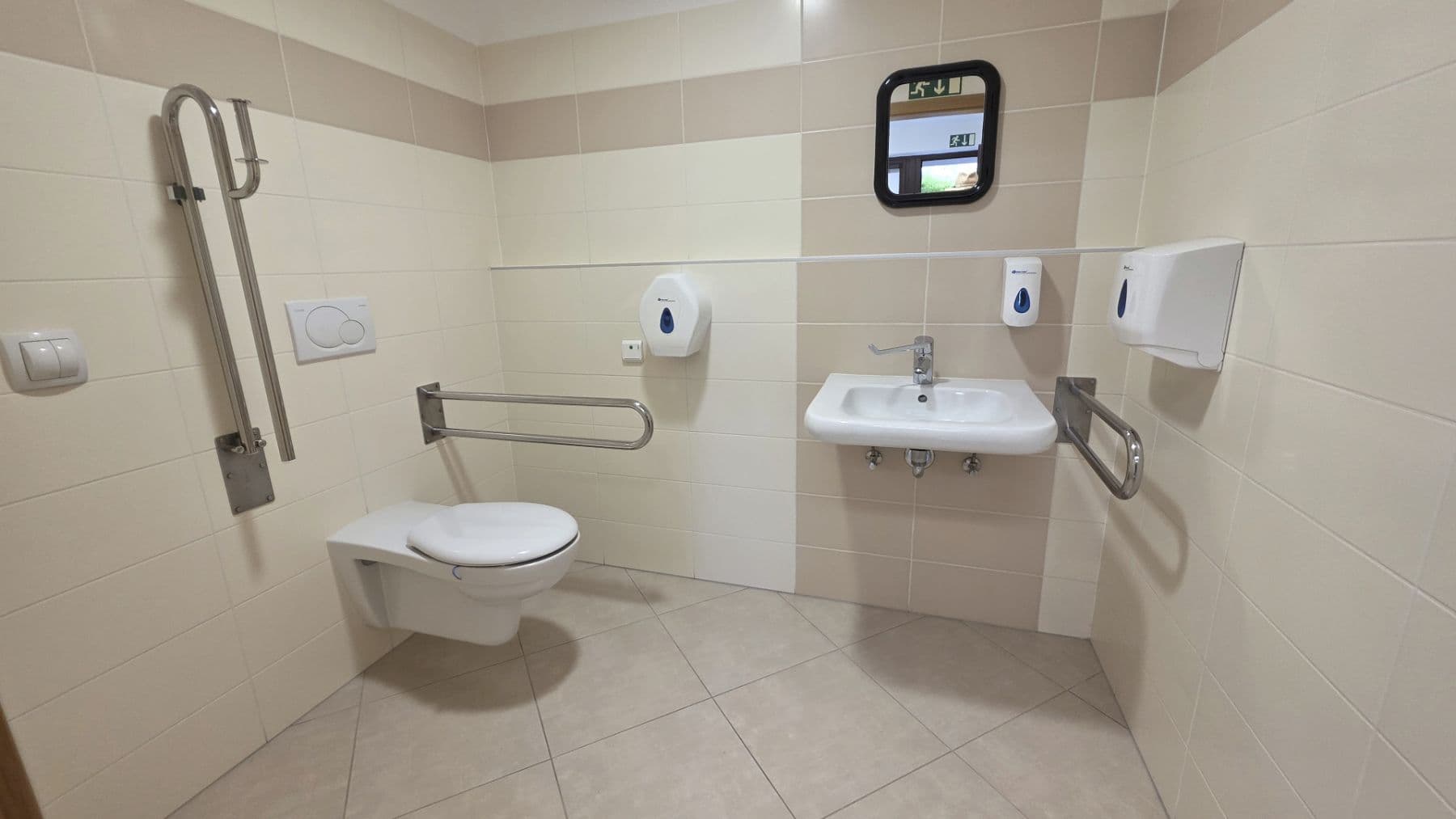 Prenájom nebytového priestoru 50 m², V Zářezu, Praha, Praha Prenájom nebytového priestoru 50 m², V Zářezu, Praha, Praha