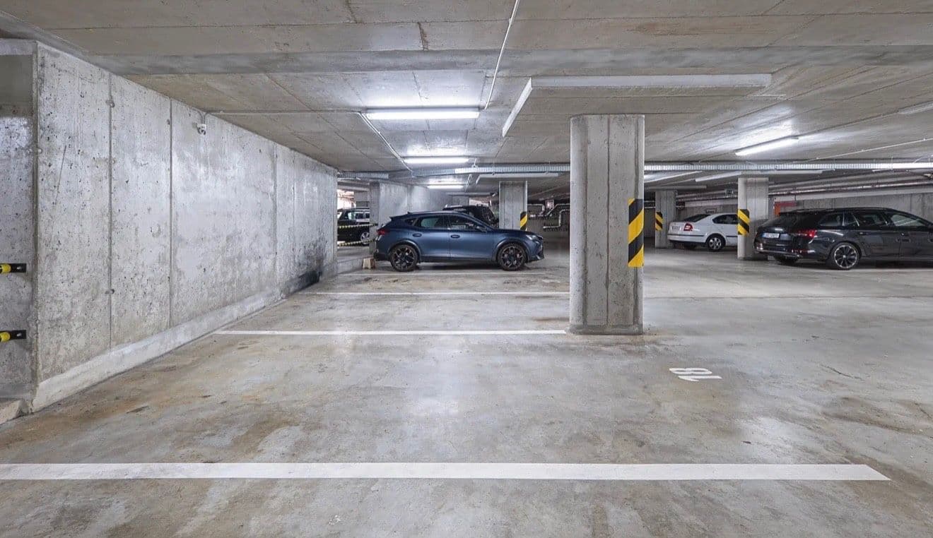 Prenájom garáže 16 m², Stočesova, Praha, Praha Prenájom garáže 16 m², Stočesova, Praha, Praha