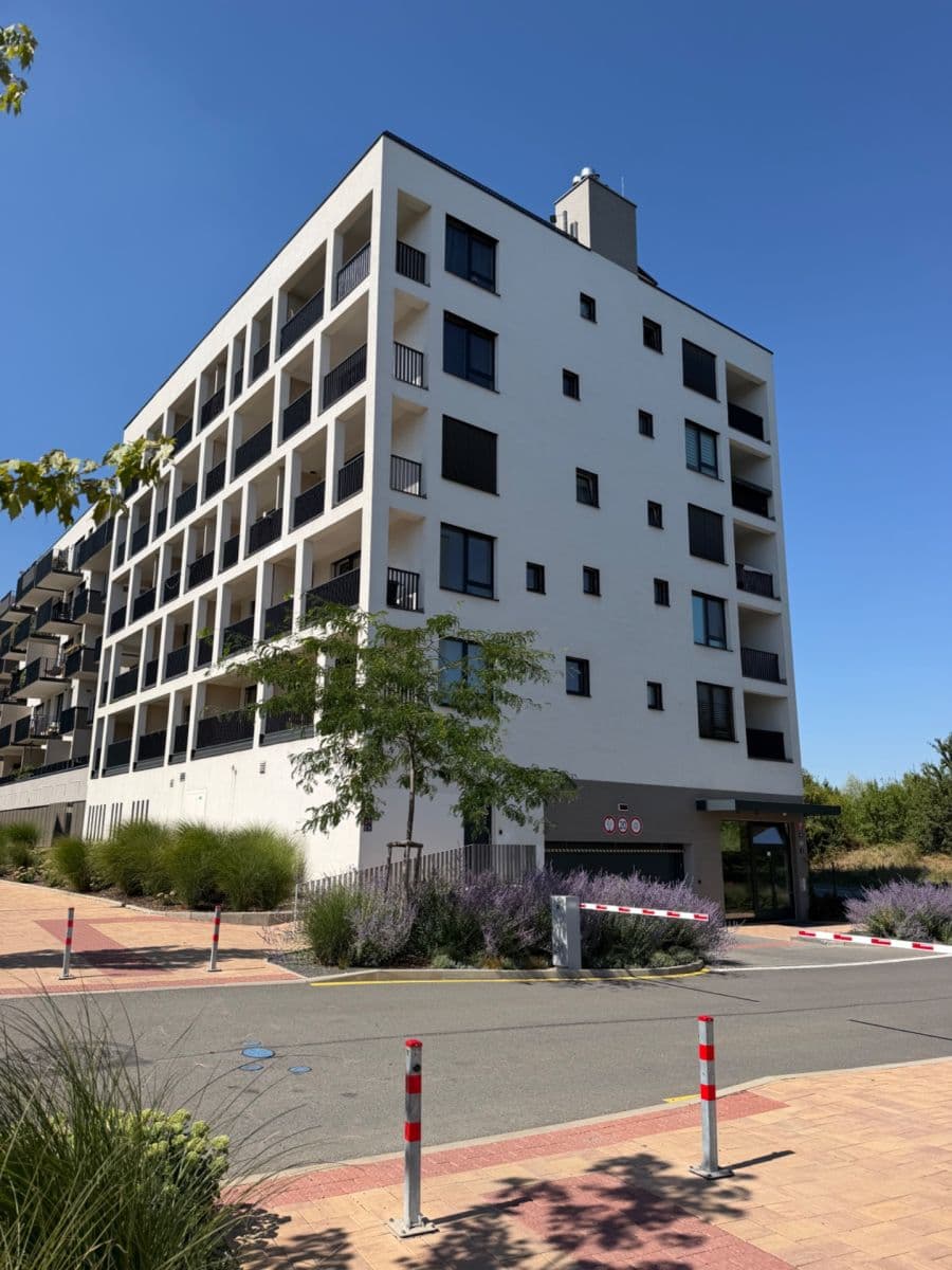 Prenájom garáže 16 m², Stočesova, Praha, Praha Prenájom garáže 16 m², Stočesova, Praha, Praha
