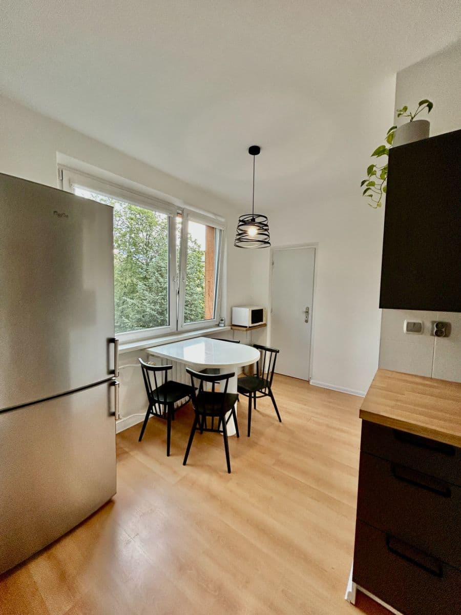 Prenájom bytu 2-izbový 66 m², Hlinská, Žilina, Žilinský kraj Prenájom bytu 2-izbový 66 m², Hlinská, Žilina, Žilinský kraj